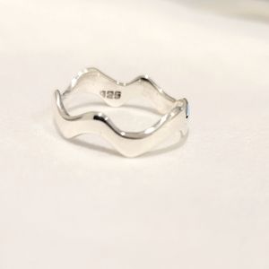 Size 7 sterling silver ring